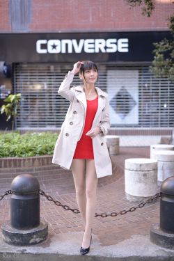 美女没有穿 任何衣服的图片